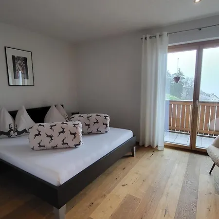 公寓 Chasa Scandella - Carl 散特